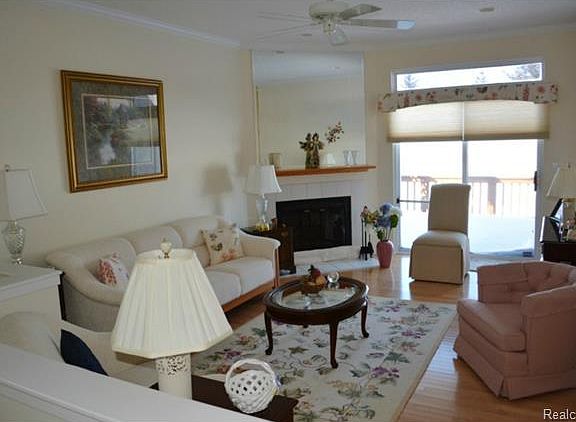 2nd image of 41835 Primrose Dr #1