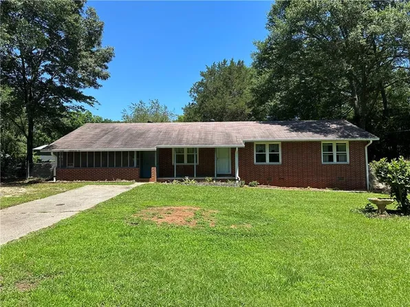 8224 Highland Dr SW, Covington, GA 30014