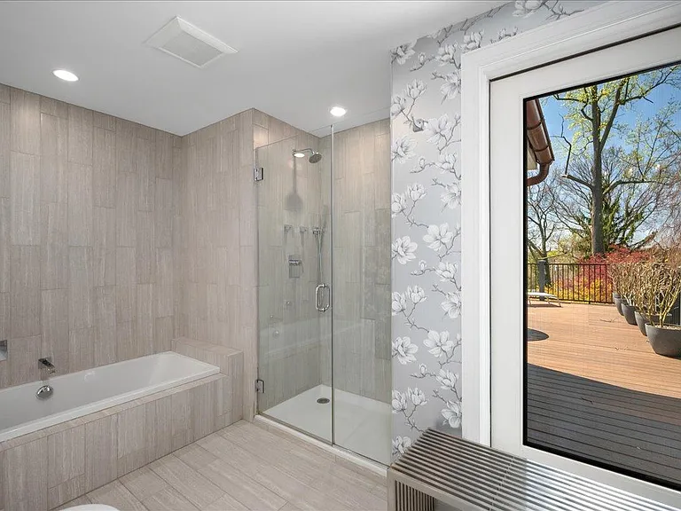 Master Bathroom.