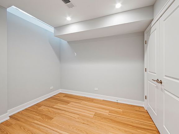 3rd image of 1349 N Noble St #1