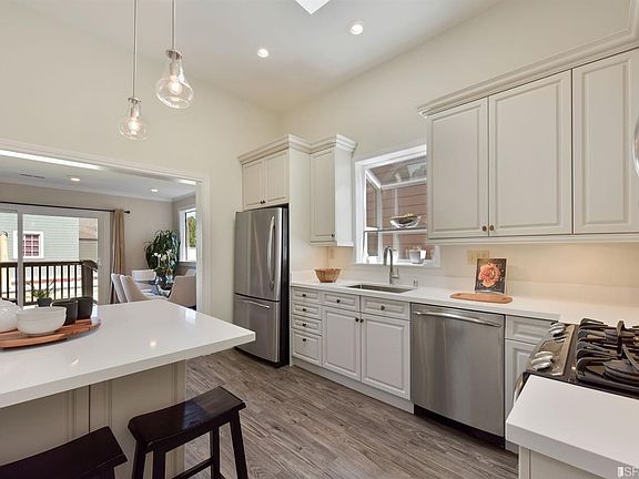 3rd image of 1202 Stanyan St #B-unit B