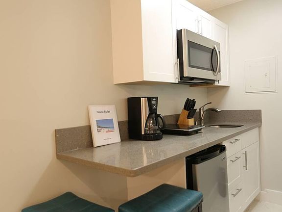 3rd image of 447 Nahua St #311