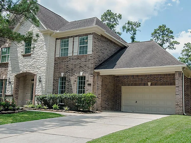 143 N Shawnee Ridge Cir — Photo 2
