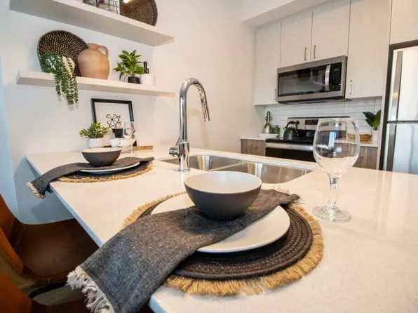 Osborne Terraces, 456 Gertrude Ave, Winnipeg, MB R3L 0M4