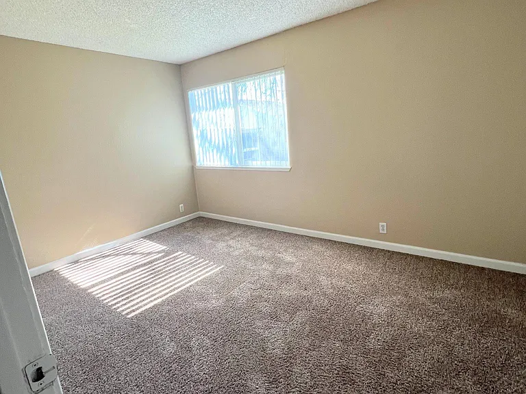 Granite Springs — Photo 13