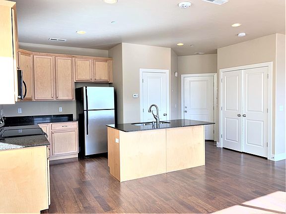 3rd image of 10384 S Clarks Hill Dr