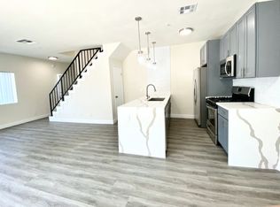 6941 Hazeltine Ave #3, Van Nuys, CA 91405