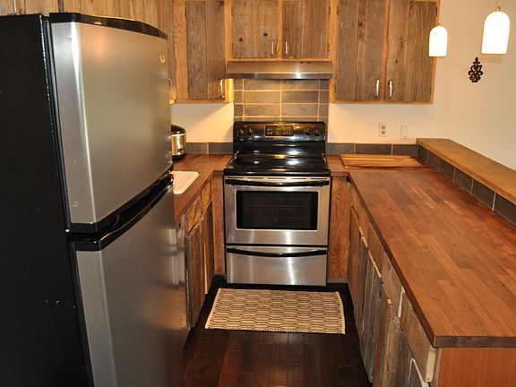 3rd image of 465 Tamarack Dr #B-016