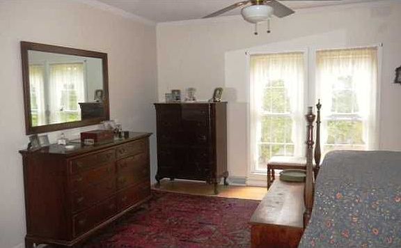 5th image of 2343 S Rockland Ave