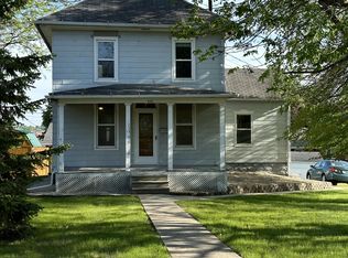 805 7th Ave SE, Dyersville, IA 52040
