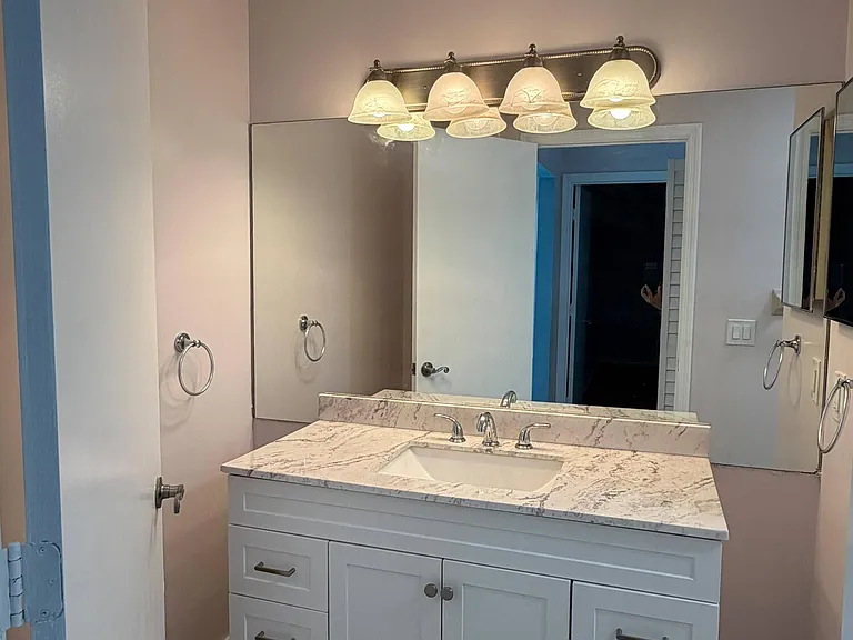 450 SW Eyerly Ave — Photo 23