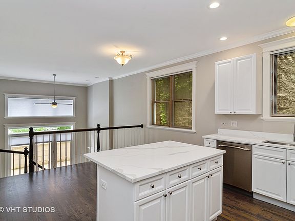 5th image of 867 N Paulina St APT 1N