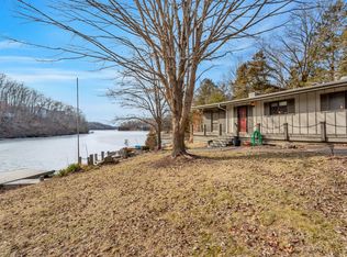 409 Marina Dr, Lake Sherwood, MO 63357