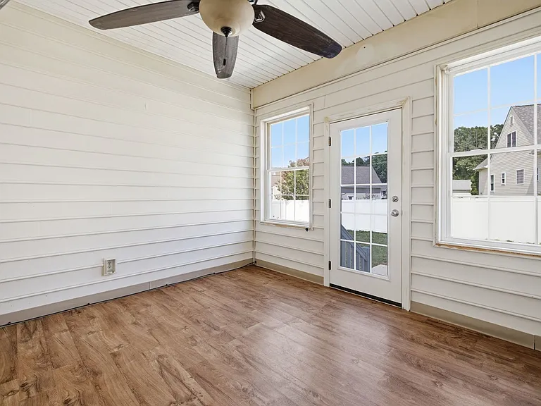 6613 Saint Laurence Dr — Photo 5