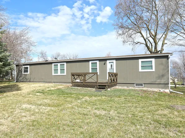 152 W Walnut St, Elkhart, IA 50073