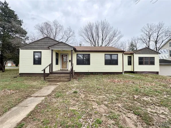 514 Sycamore St, Scott City, MO 63780