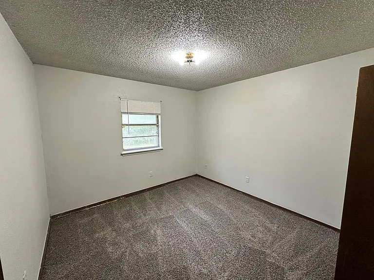 1219 Monnett Ave — Photo 5