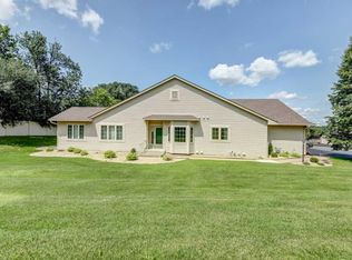 1188 Highridge Ct, Saint Paul, MN 55109