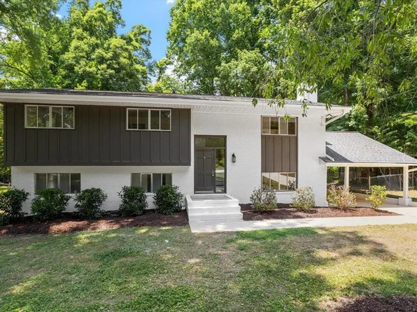 908 Tanglewood Dr, Cary, NC 27511