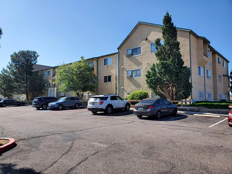 Hampton Village Apartments — Photo 6
