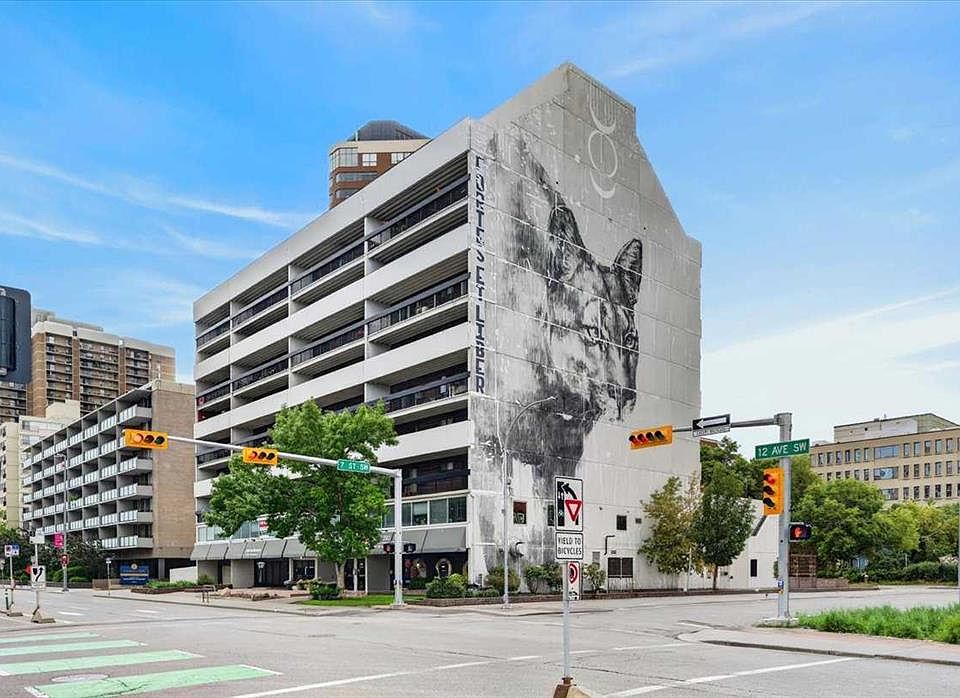 1st image of 735 W 12th Ave SW #402
