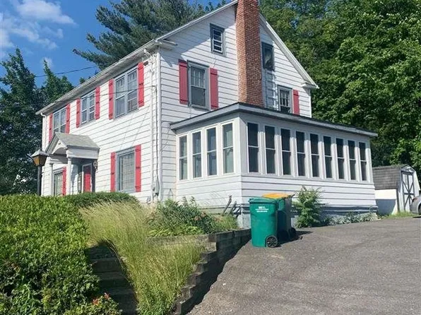 12 Lake Rd, Lake Katrine, NY 12449