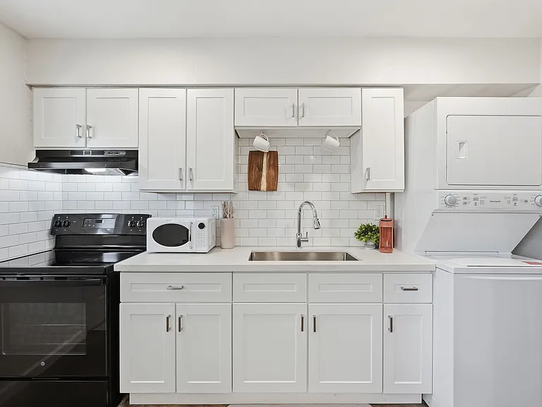 1421 E Roosevelt St #4 — Photo 7