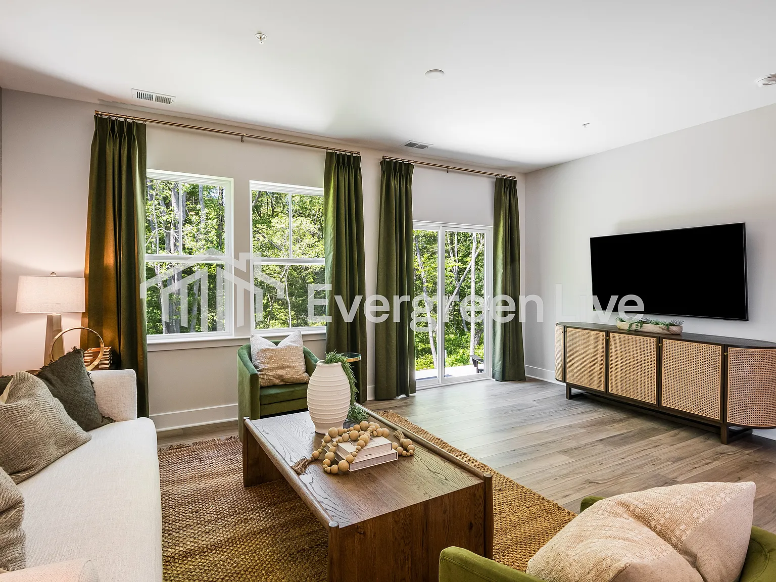 3 bed, 2.0 bath, 1676 sqft, $1,845 — Photo 3