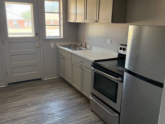 4th image of 3220 W Kansas Ave