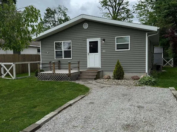 8544 E Asbury Ln, North Webster, IN 46555