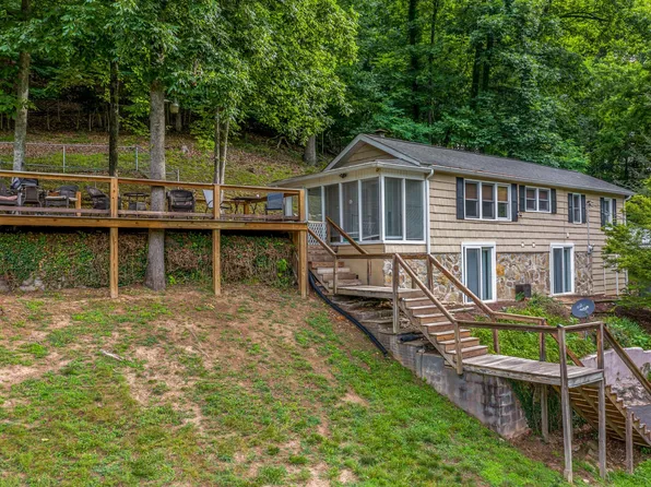 426 Lakemont Dr, Mooresburg, TN 37811