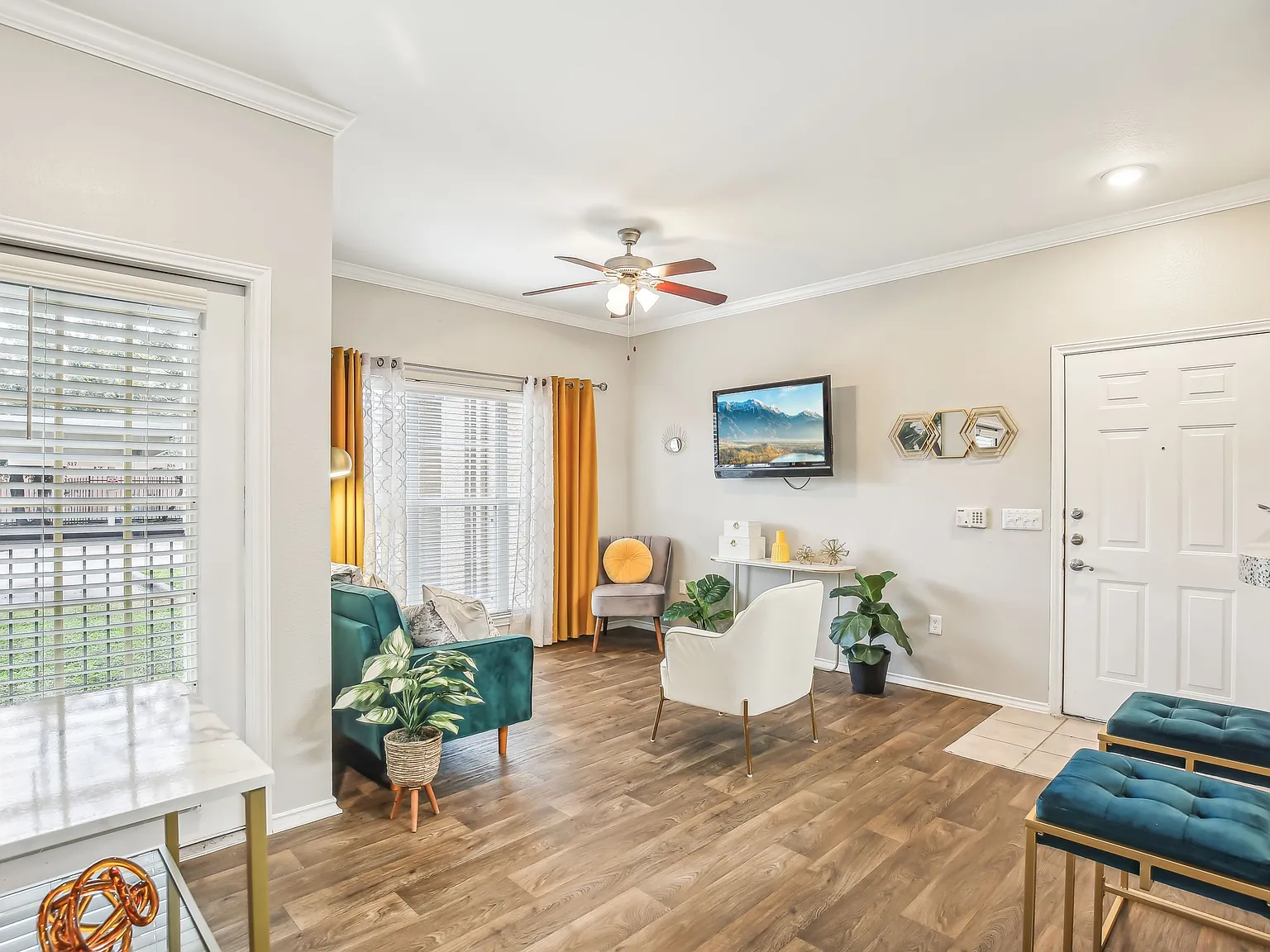 Stone Canyon Apartment Homes — Photo 4
