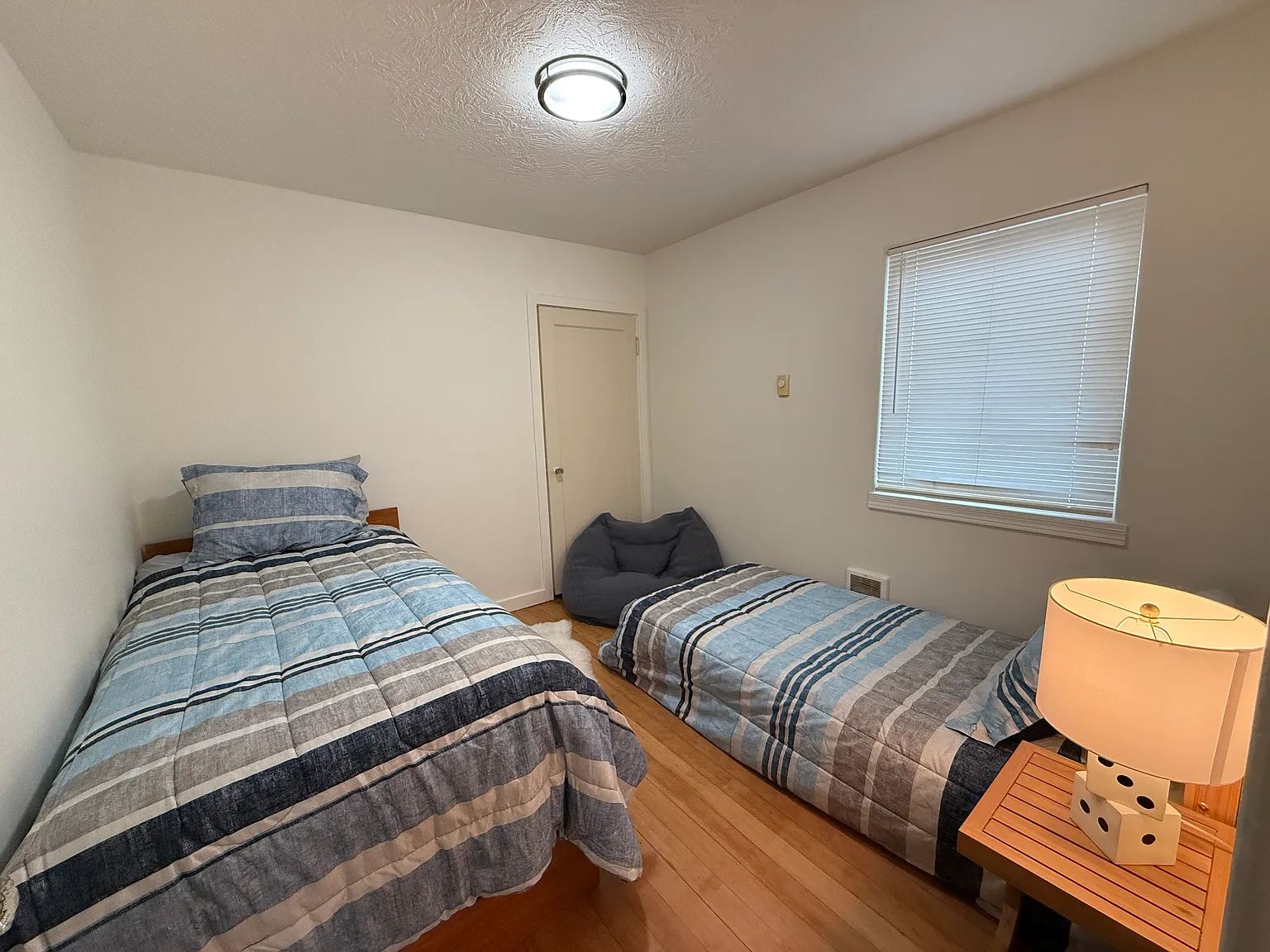 2 bed, 984 sqft, $2,400 — Photo 2