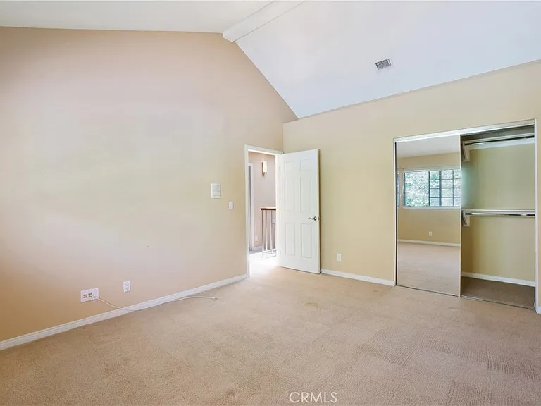 3055 E Hillcrest Dr — Photo 24