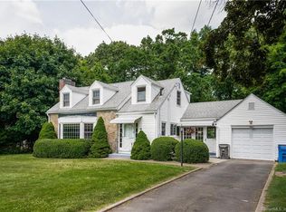 147 Waranoke Rd, Manchester, CT 06040