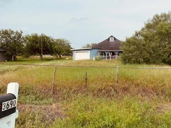 3690 Reyna St, Robstown, TX 78380