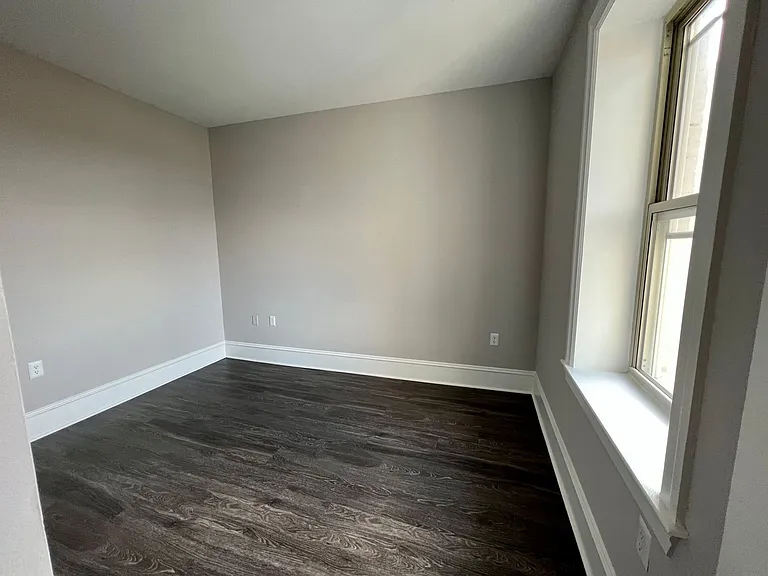 306 W Franklin — Photo 25