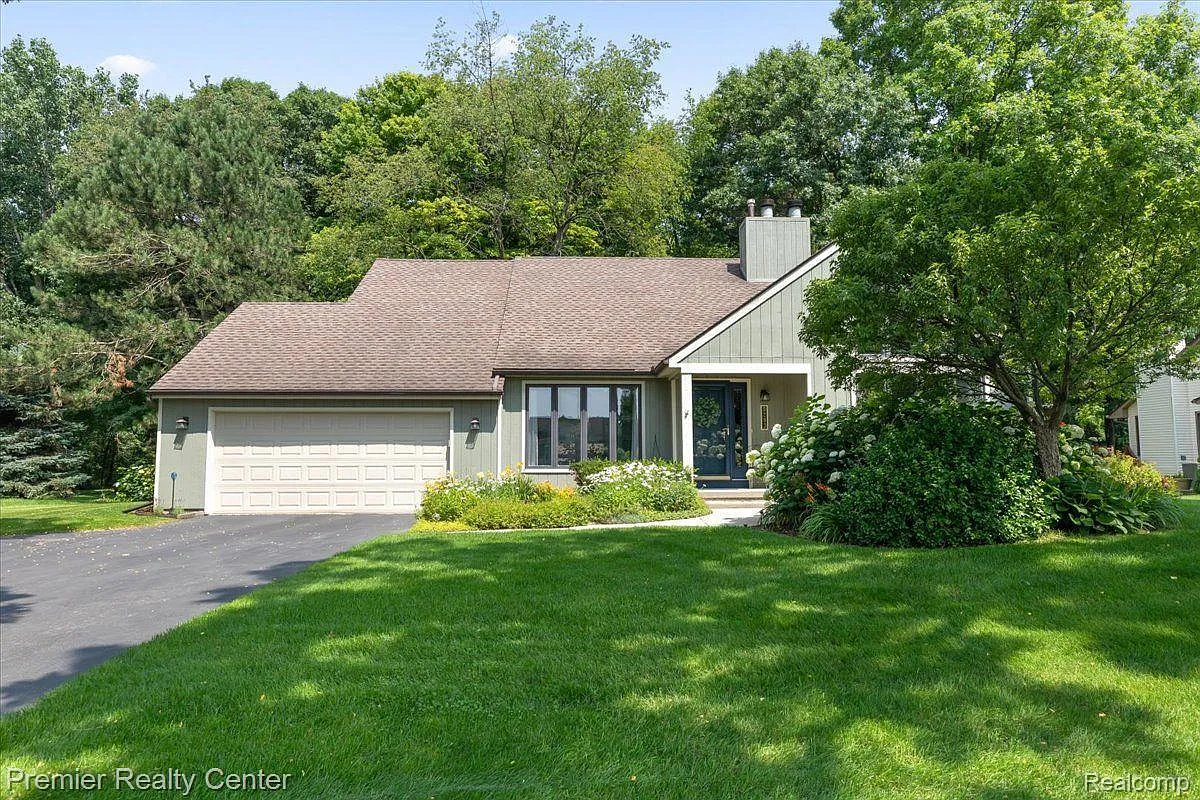 9293 Scenic Dr photo 1