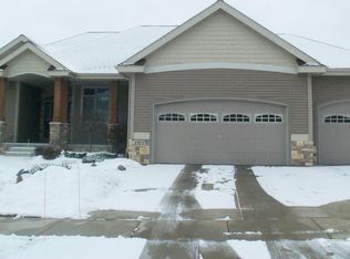 1727 Dunwoody Ln, Waunakee, WI 53597