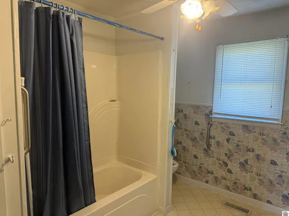 1118 Oak Grove Rd, Benton, KY 42025