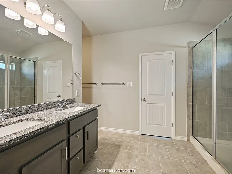 2115 Chief St — Photo 12
