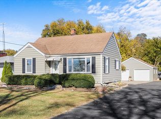 560 W Southmor Rd, Morris, IL 60450