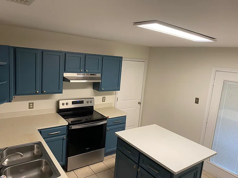 4305 Linda Vista St — Photo 9