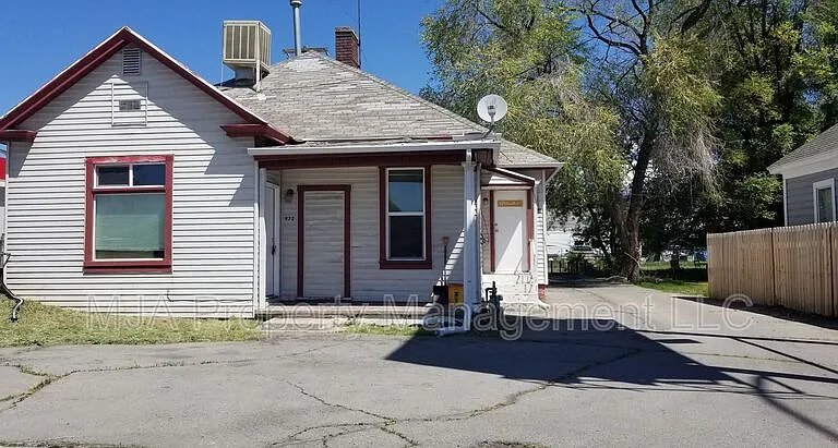 970 W Center St — Photo 1