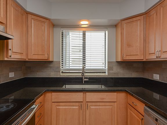 3rd image of 7638 N Eastlake Ter APT 3W