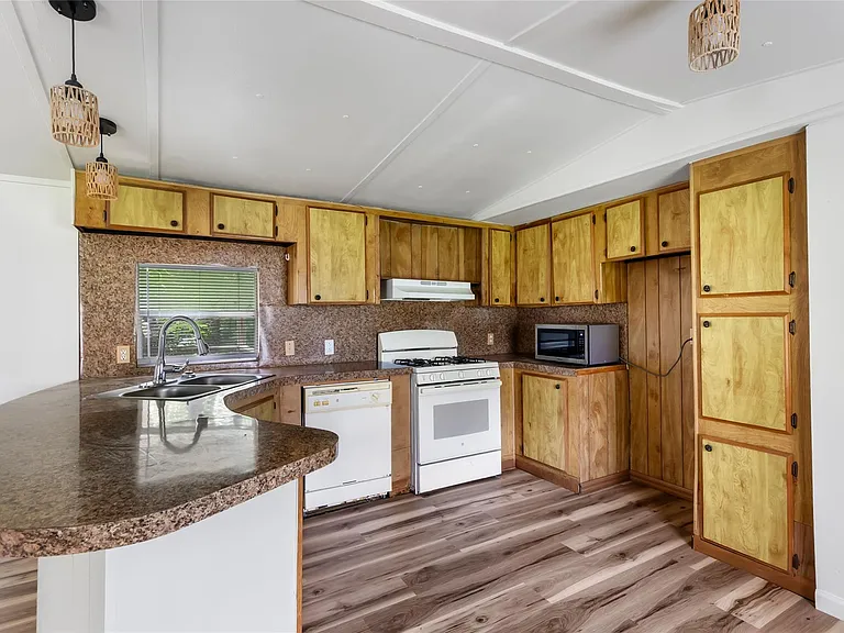 204 1/2 Kerry Rd — Photo 10