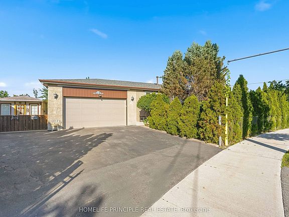 3rd image of 7 Checkers Ct