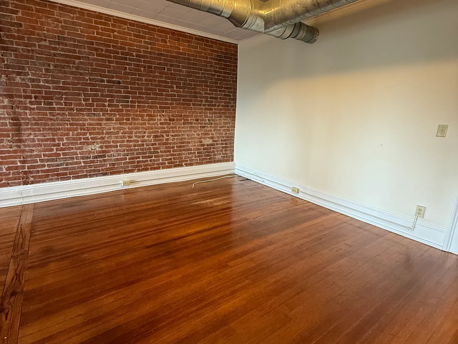 2 bed, 1100 sqft, $1,800 — Photo 4