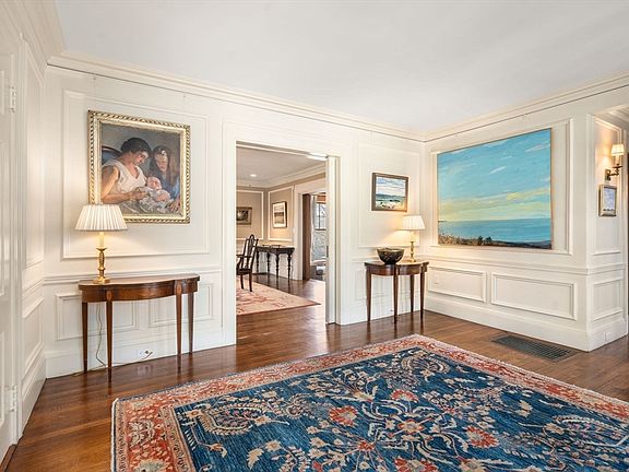 4th image of 570 Bridge St