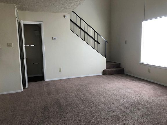 4th image of 606 Audra Ln APT J